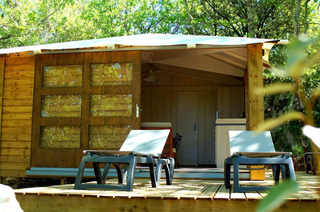 Cabanes Lodges Le Serviere Balazuc Luaran gambar