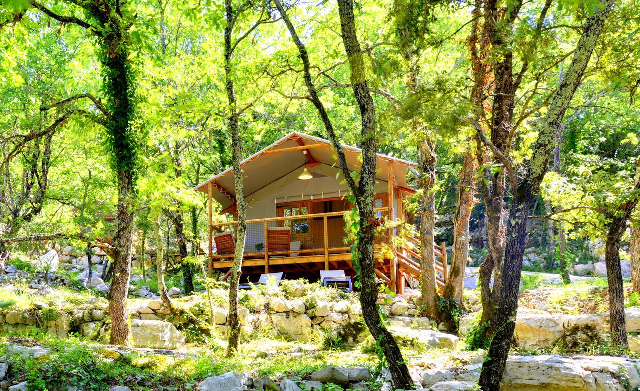Cabanes Lodges Le Serviere Balazuc Bilik gambar